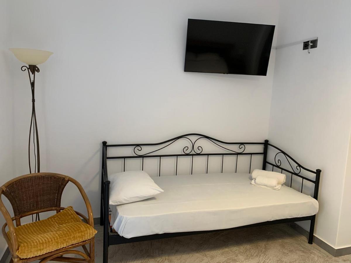 Condillia Central Apartment Spetses Town ภายนอก รูปภาพ