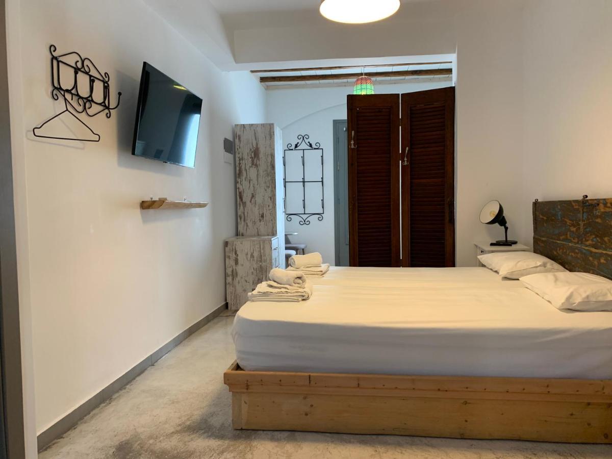 Condillia Central Apartment Spetses Town ภายนอก รูปภาพ